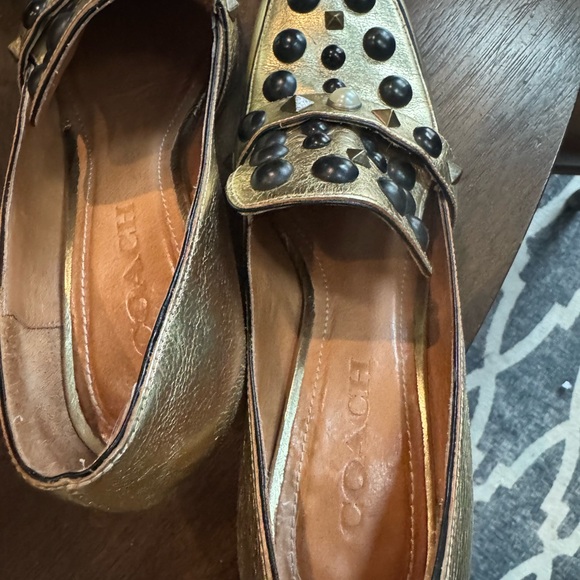 COACH gold heel loafer - Picture 4 of 8